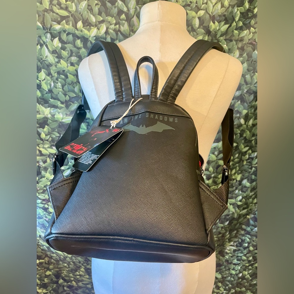 NWT Loungefly Batman backpack. - Picture 3 of 4